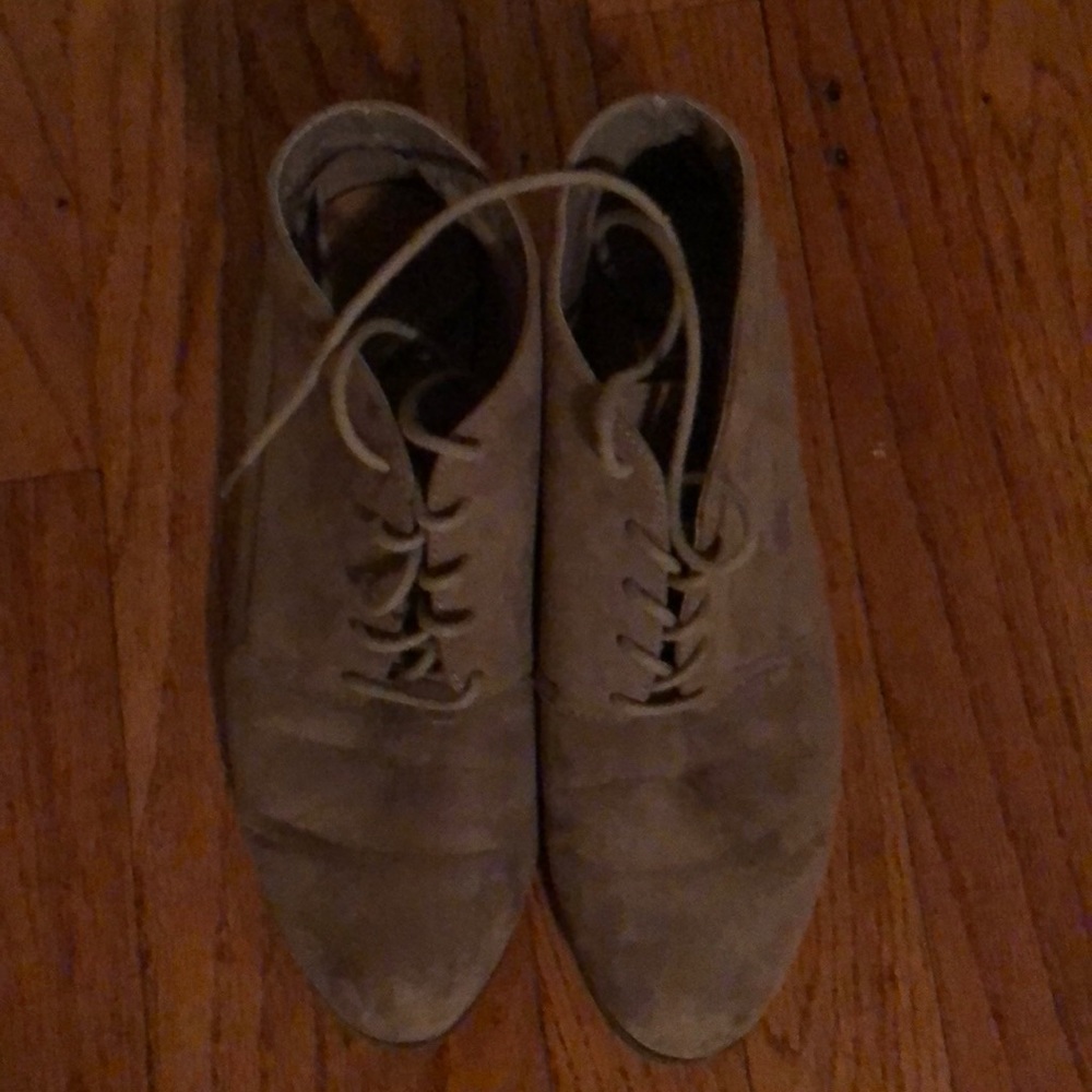 Shoes - Picture 2 of 2